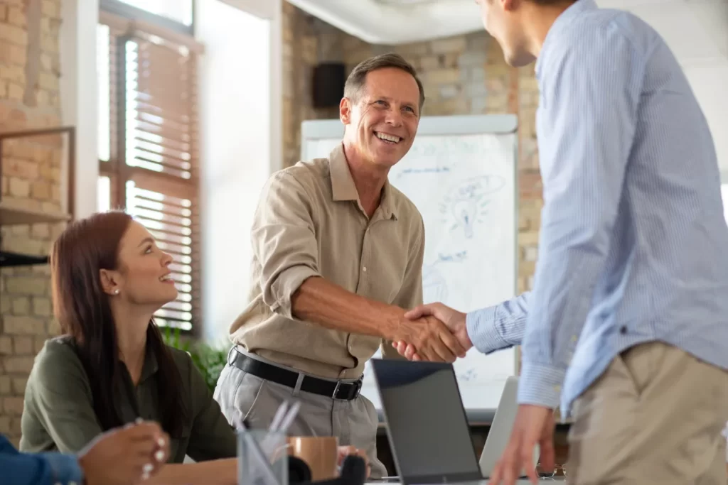 contratando um novo funcionário usando valores no recrutamento